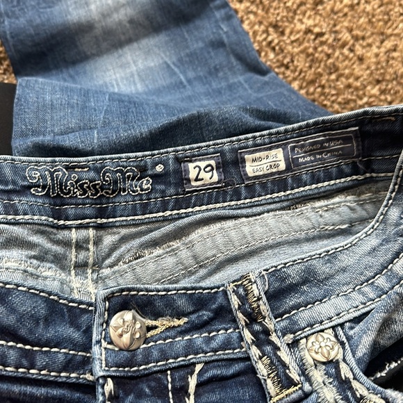 Miss Me Mid-Rise Easy Crop Capri Jeans Women's Size 29 Bling - Picture 10 of 16